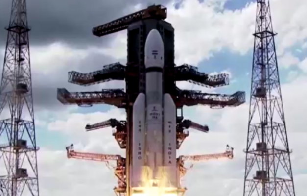 Índia lança foguete Chandrayaan-3 rumo à Lua