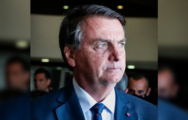 Indiciado, Bolsonaro diz que Moraes “faz tudo o que não diz a lei”