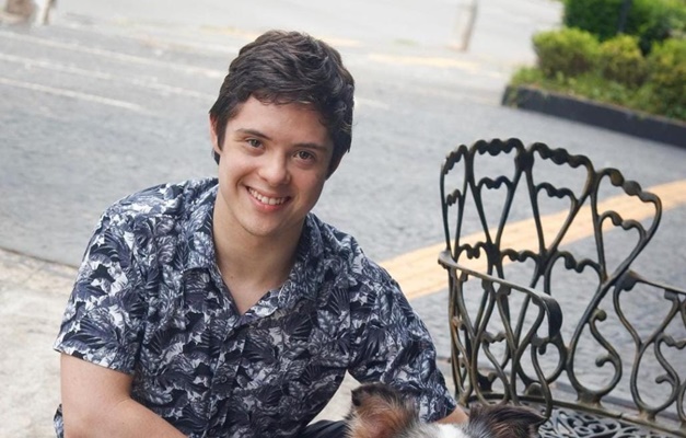 Influenciador goiano é destaque em perfil com 5 milhões de seguidores