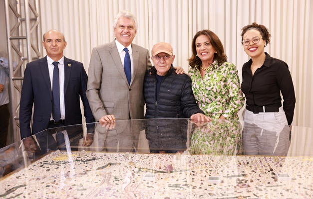 Instalação de Siron Franco celebra 300 anos da cidade de Goiás