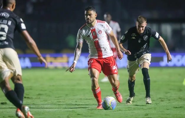 Inter supera Vasco em luta por vaga direta para a Libertadores