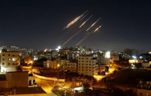 Irã alega ter disparado mísseis contra Israel 'minutos antes' de cessar-fogo entrar em vigor