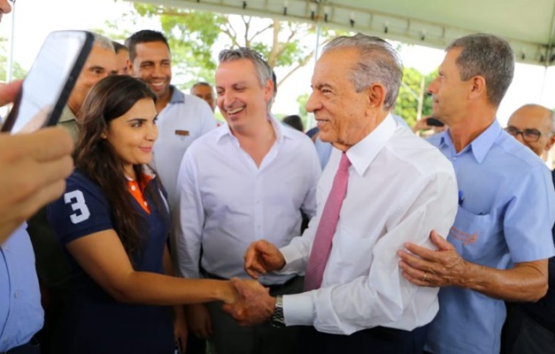Iris debate prolongamento da Avenida Goiás Norte com empresários