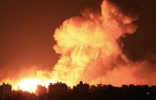 Israel amplia bombardeio em Gaza; troca de ataques na fronteira com Líbano deixa oito mortos