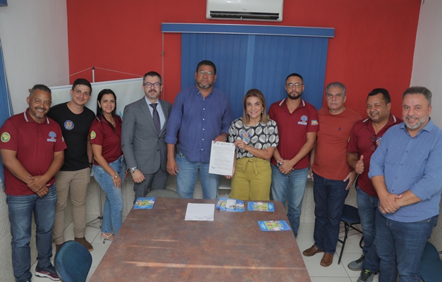 Izaura Cardoso fala em perseguição política aos servidores de Senador Canedo