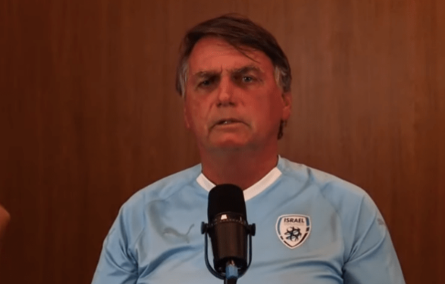 Jair Bolsonaro nega existência de 'Abin paralela' horas antes de operação contra Carlos