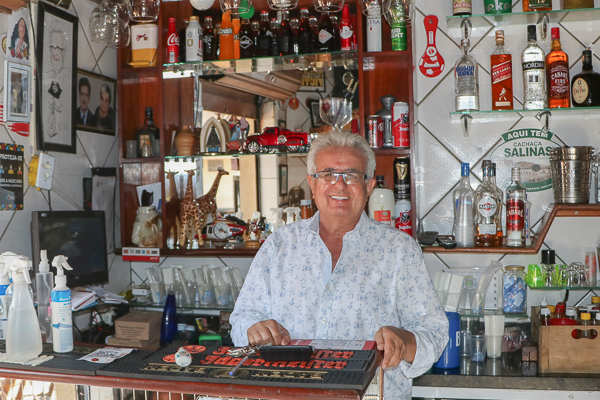 Jajá Drinks é reduto democrático de gastronomia no Centro há 35 anos