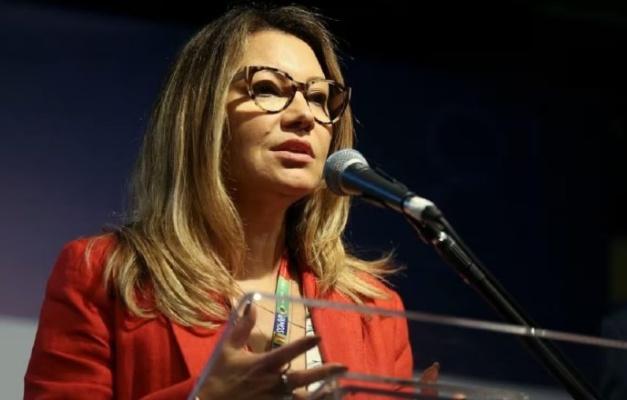 Janja diz que projeto que equipara aborto a homicídio é 'absurdo'