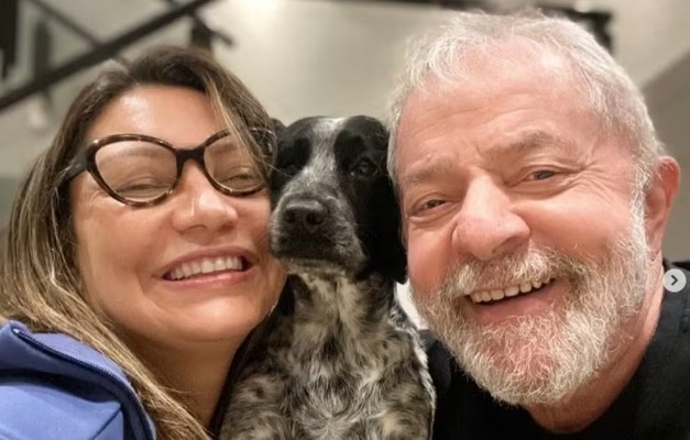 Janja posta foto antiga com Lula após 2ª cirurgia: 'Em breve estaremos em casa'