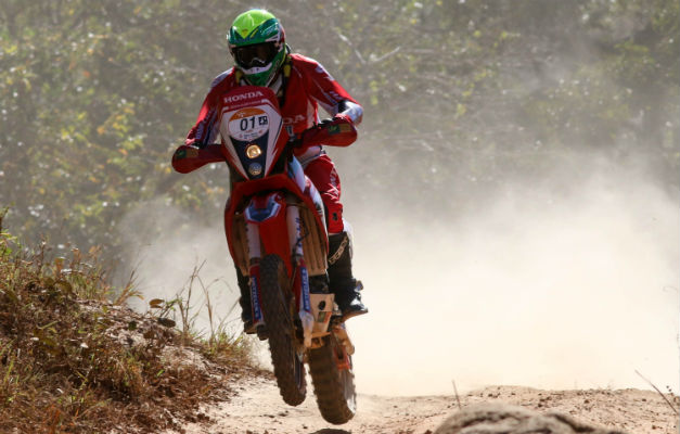 Jean Azevedo vence primeira etapa das motos no Rally dos Sertões