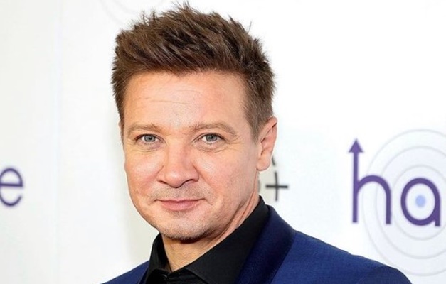 Jeremy Renner recebe alta após grave acidente com limpa-neve nos EUA