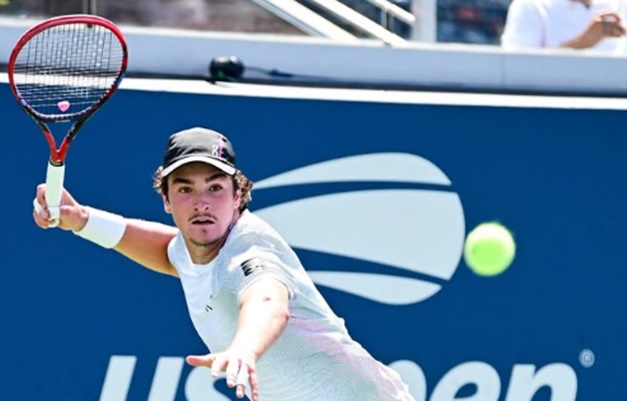 João Fonseca abre participação do Brasil na Davis e pode definir série no domingo com Tsitsipas