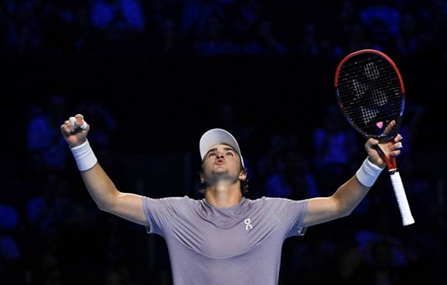 João Fonseca bate Fokina, é campeão do ATP 500 da Basileia e conquista maior título da carreira João Fonseca bate Fokina, é campeão do ATP 500 da Basileia e conquista maior título da carreira