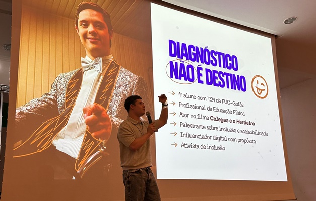 João Vitor de Paiva realiza palestra para profissionais de Saúde em Luziânia