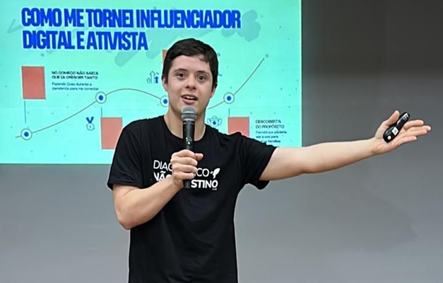 João Vitor de Paiva realiza palestra sobre superação e inclusão em Inhumas