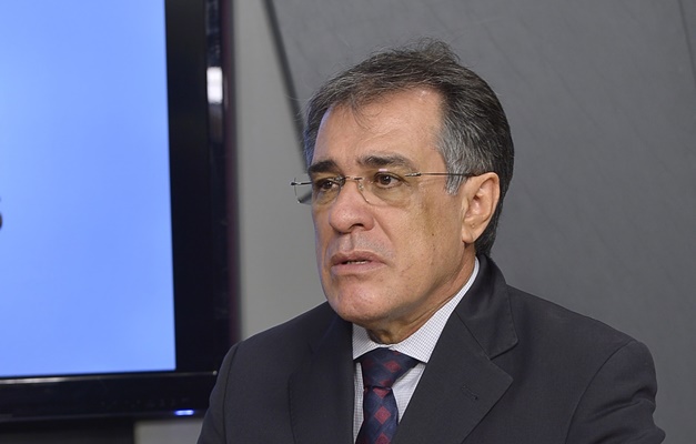Joaquim de Castro é reeleito pela 2ª vez presidente do TCM-GO 