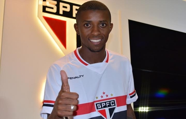 Jonathan Cafu assina por três anos, reforça o São Paulo e diz 'realizar sonho'