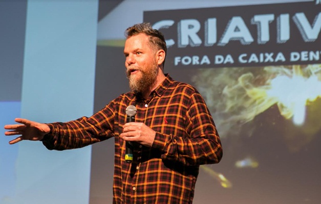 Jornalista Marcos Piangers ministra palestra sobre 'inovação' em Goiânia
