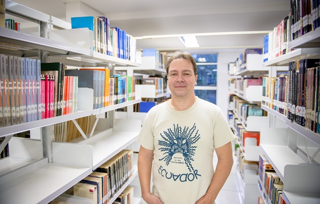 Jornalista Rogério Borges lança livro ‘Morrer em Público’ em Goiânia