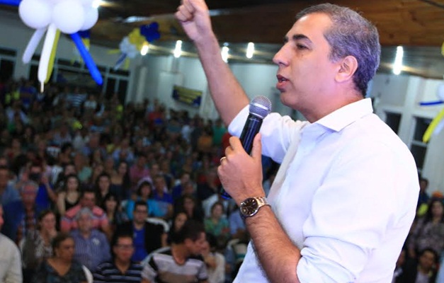 José Eliton prega parcerias e diz que Goiás “já virou a página da crise”