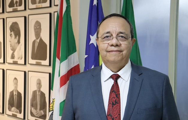 José Orlando Ribeiro Cardoso assume presidência do Ipasgo Saúde