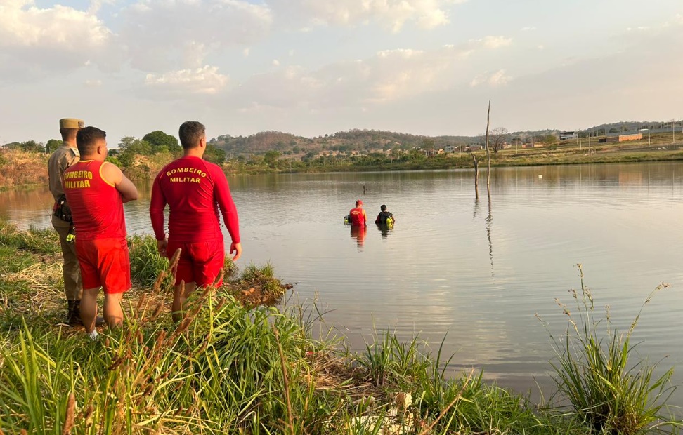 Jovem de 19 anos morre afogado em lago de Trindade