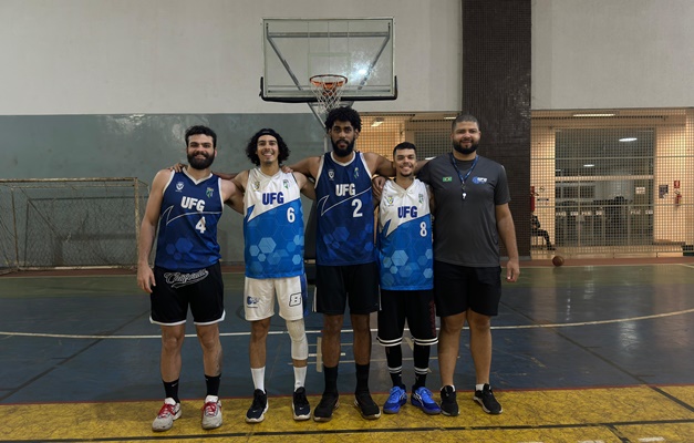 JUBs Praia: Time de basquete da UFG representa Goiás em evento nacional 