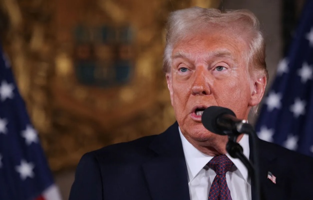 Juiz bloqueia ordem de Trump que encerrava cidadania por nascimento