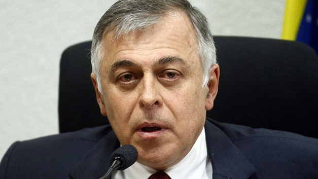 Juiz condena ex-diretor da Petrobras, doleiro e mais seis pela Lava Jato