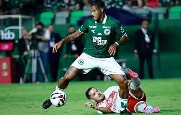 Juninho marca, mas Goiás perde para o CRB na Serrinha em Goiânia