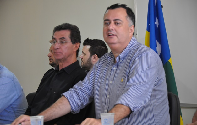 Júnior Vieira toma posse como presidente da Ceasa-GO