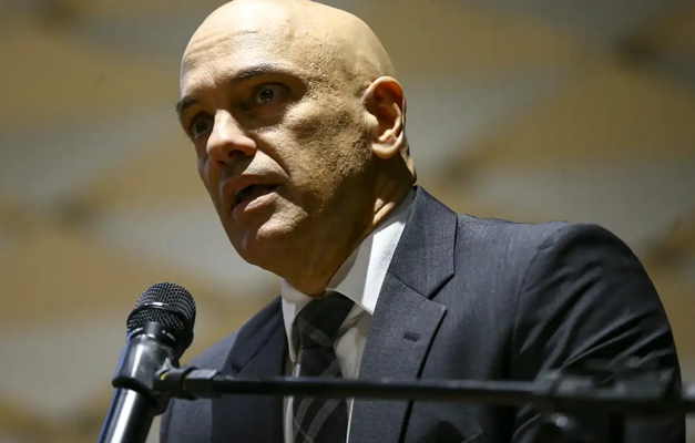 Justiça da Flórida manda novamente intimar Moraes em caso de empresa de Trump