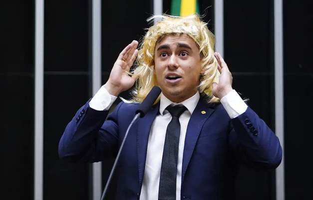 Justiça do DF condena Nikolas por discurso transfóbico na Câmara