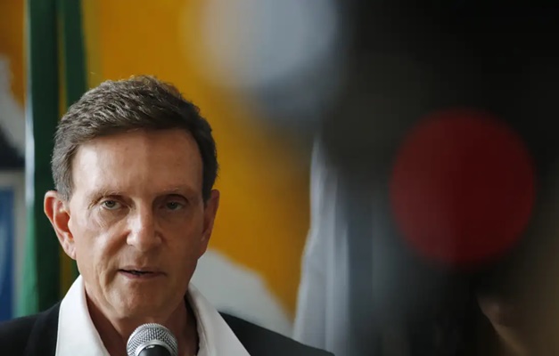 Justiça do RJ bloqueia bens de Crivella por improbidade administrativa