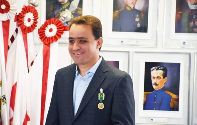 Justiça torna ex-prefeito de Cristalina inelegível por abuso de poder