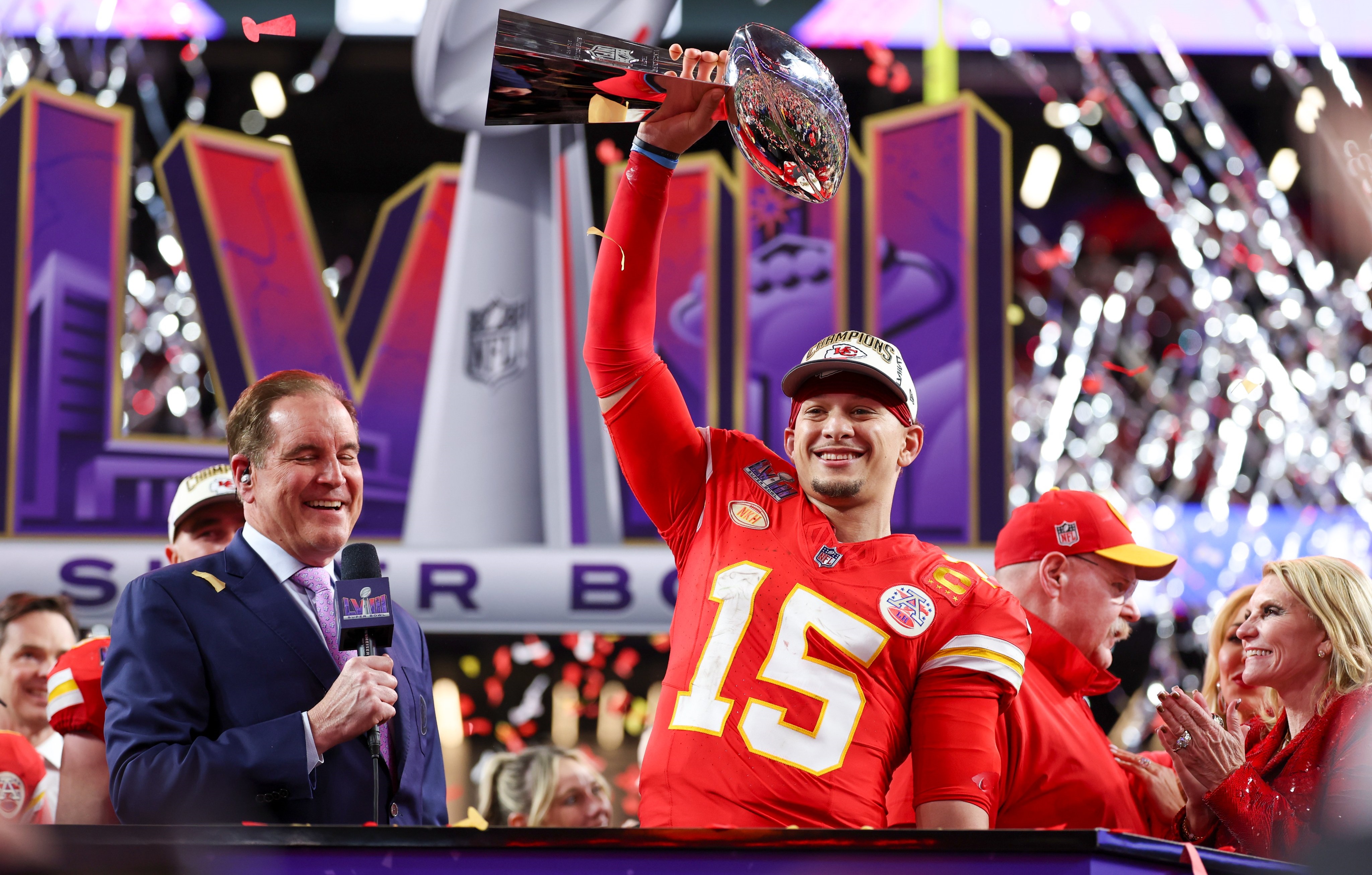 Kansas City conquista o tetra da NFL com touchdown no fim da prorrogação contra os 49ers