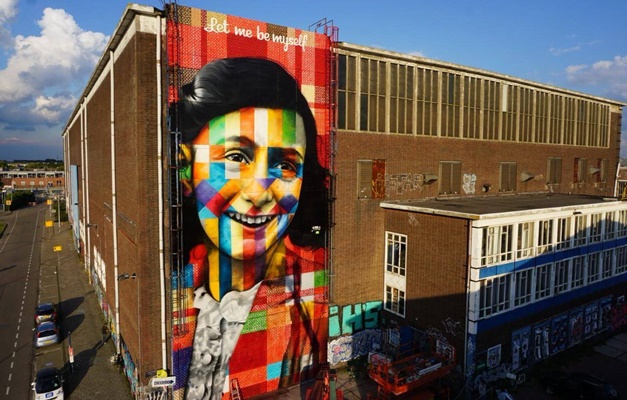 Kobra faz mural em Amsterdã em homenagem a Anne Frank