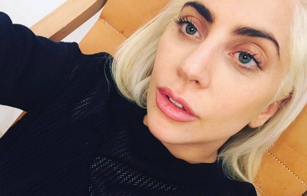Lady Gaga adia 18 shows na Europa por causa da fibromialgia