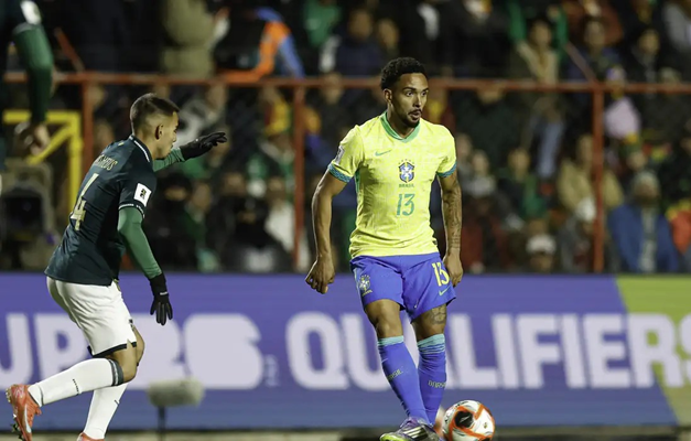 Lateral Vitinho é convocado para defender a seleção brasileira