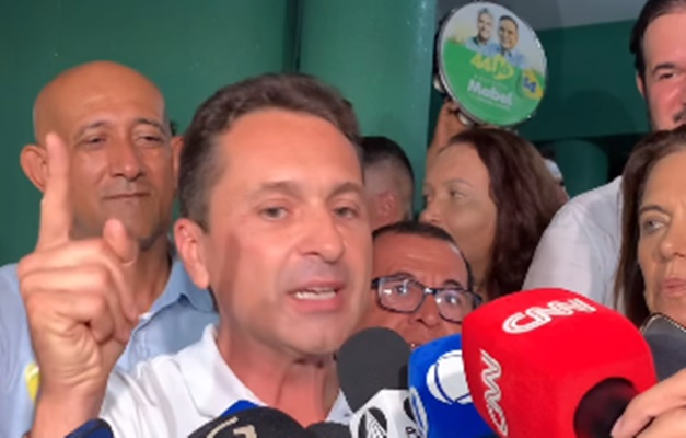 Leandro Vilela assume Aparecida prometendo reestruturar serviços essenciais
