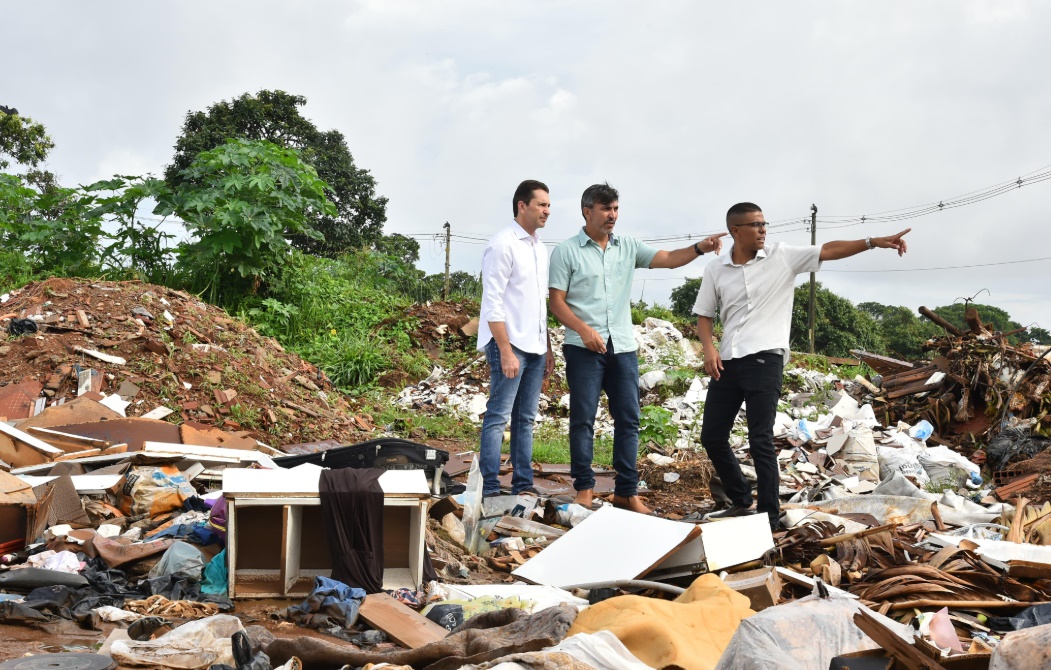 Leandro Vilela inicia gestão em Aparecida com força-tarefa de limpeza urbana