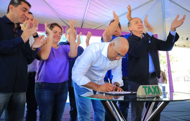 Lei que atualiza tabela das tarifas de táxis em Goiânia é sancionada