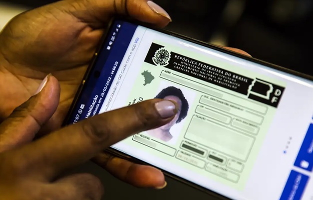 Lei que cria CNH gratuita para população de baixa renda é sancionada