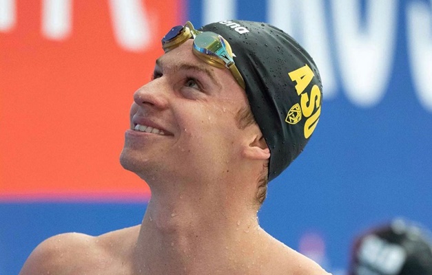 Leon Marchand quebra recorde mundial de Michael Phelps nos 400m medley