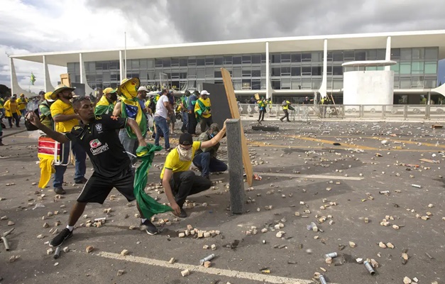 Lesa Pátria: PF cumpre mandados de prisão em Goiás, DF e outros 7 estados