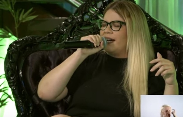 Live de Marília Mendonça supera sertanejos com 3,3 milhões de acessos