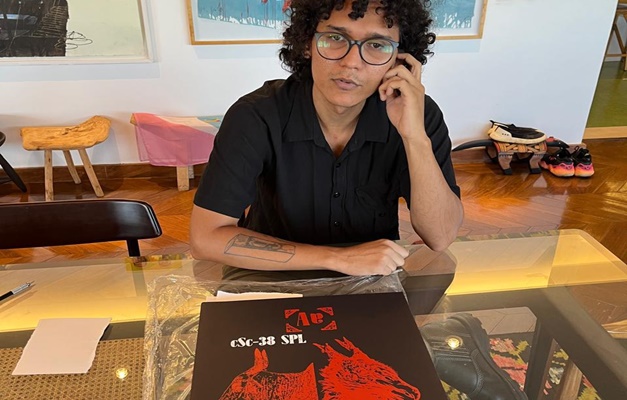Livro ''cSc-SPL'' é lançado na Feira de Arte Goiás em Goiânia