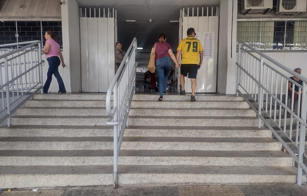 Locais de votação amanhecem limpos em Goiânia no segundo turno