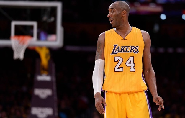 Los Angeles Lakers anuncia que vai aposentar as duas camisas de Kobe Bryant