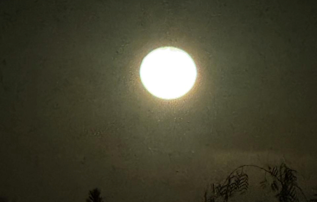 Lua do Esturjão embeleza domingo do Dia dos Pais 
